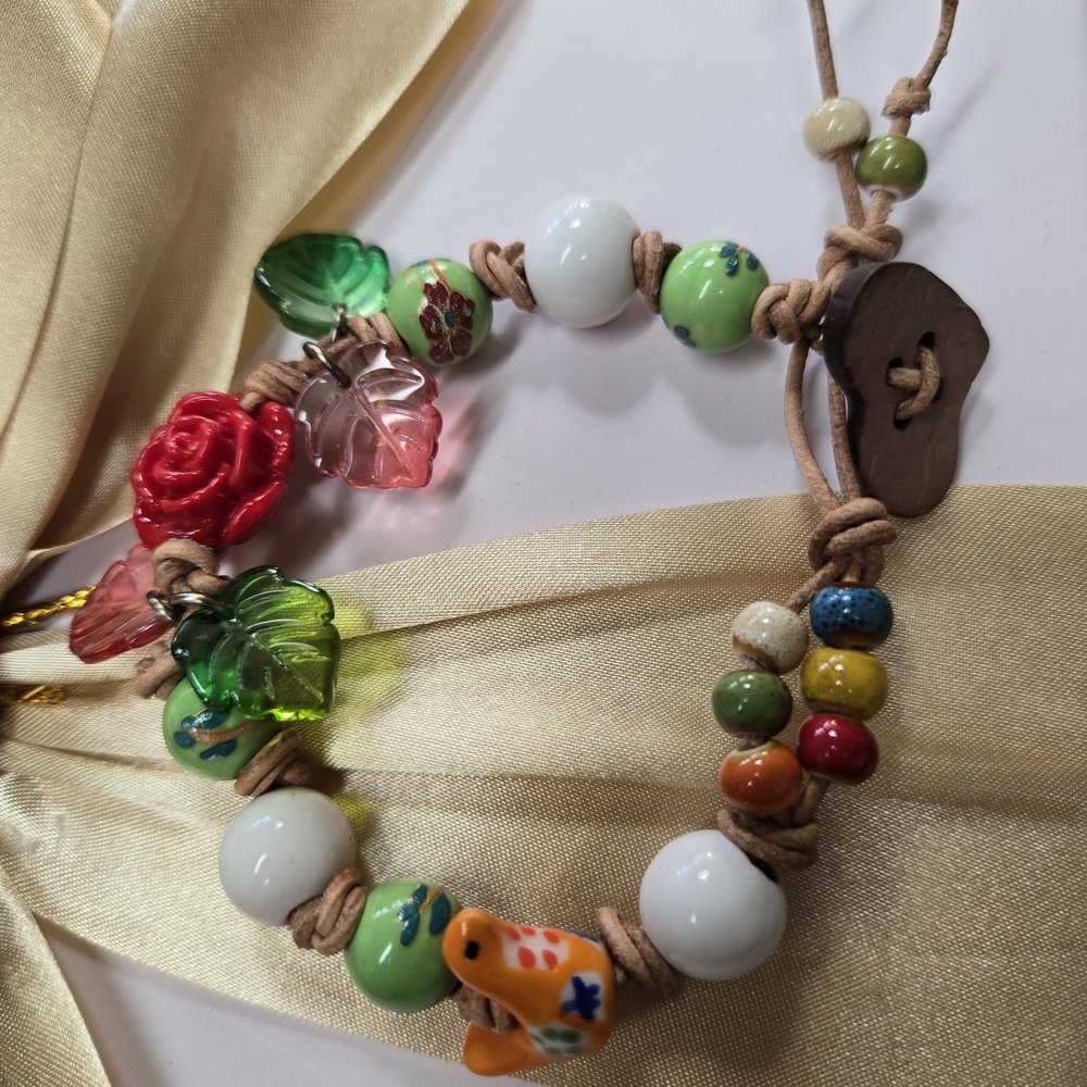 CERAMIC GLASS AND GENUINE LEATHER Colorful Beaded Bracelet with Floral Accents
